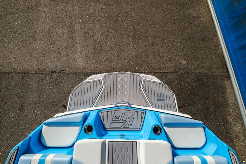 MasterCraft XT20 | 2023 | White & Blue