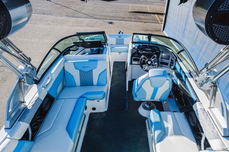 MasterCraft XT20 | 2023 | White & Blue