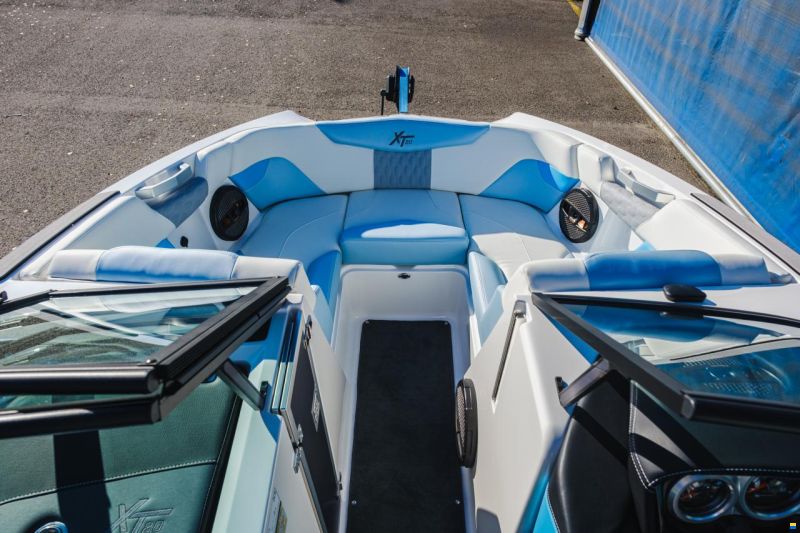 MasterCraft XT20 | 2023 | White & Blue