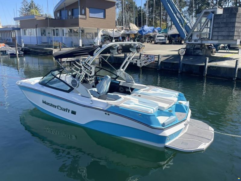MasterCraft XT20 | 2023 | White & Blue
