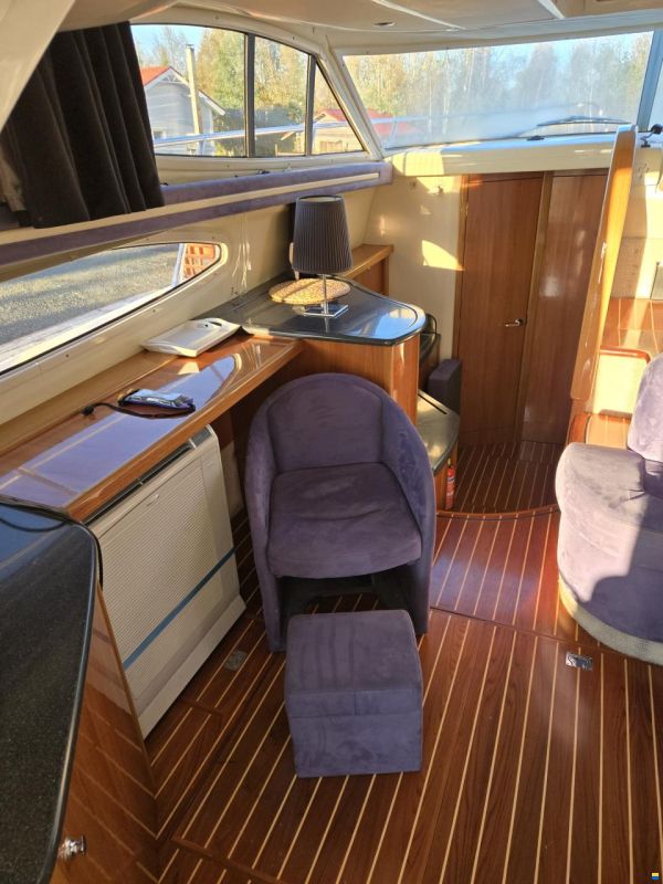 Sealine F 37