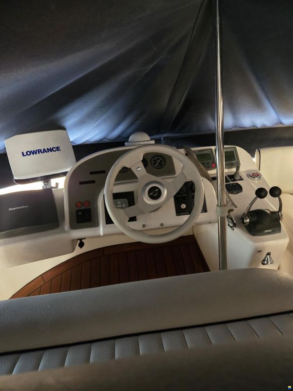 Sealine F 37