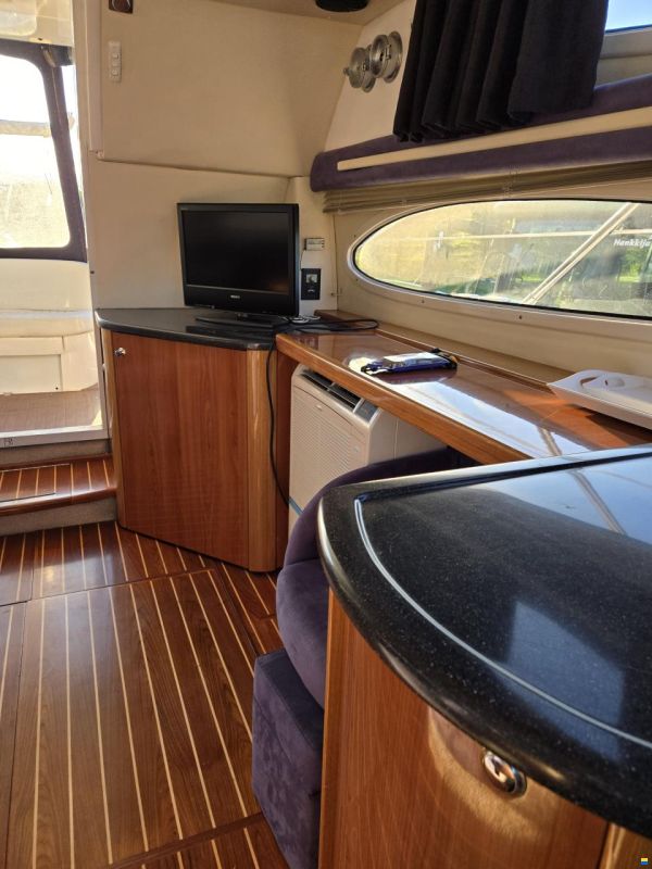 Sealine F 37