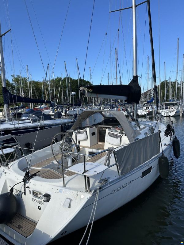 Beneteau Oceanis 350