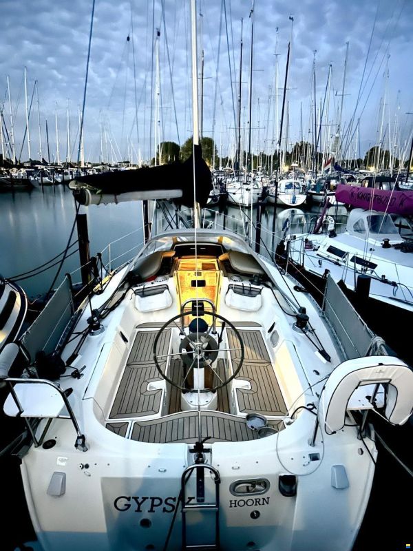 Beneteau Oceanis 350