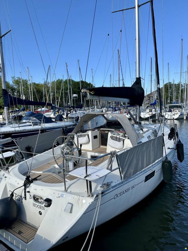 Beneteau Oceanis 350