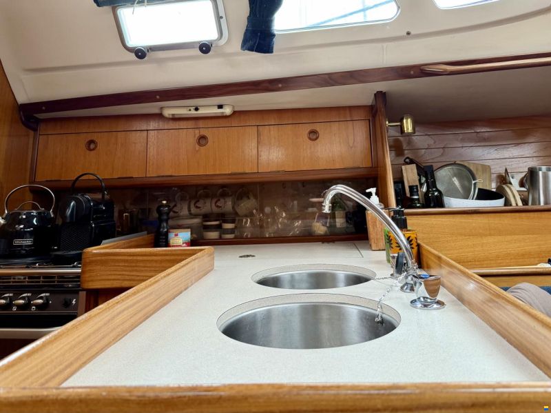 Beneteau Oceanis 350