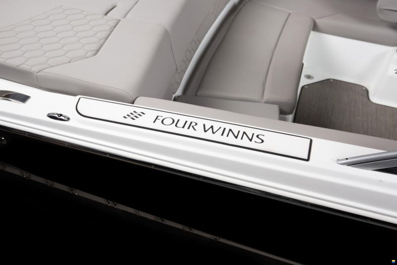 Four Winns H1