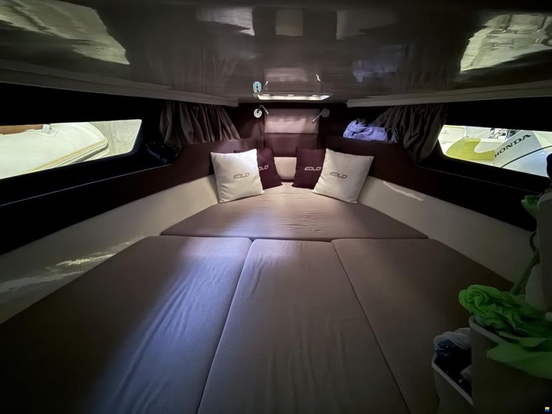 Eolo 830 Day HBS Verado 300