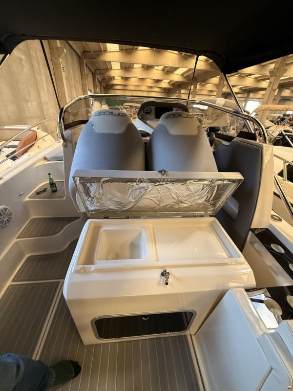 Eolo 830 Day HBS Verado 300