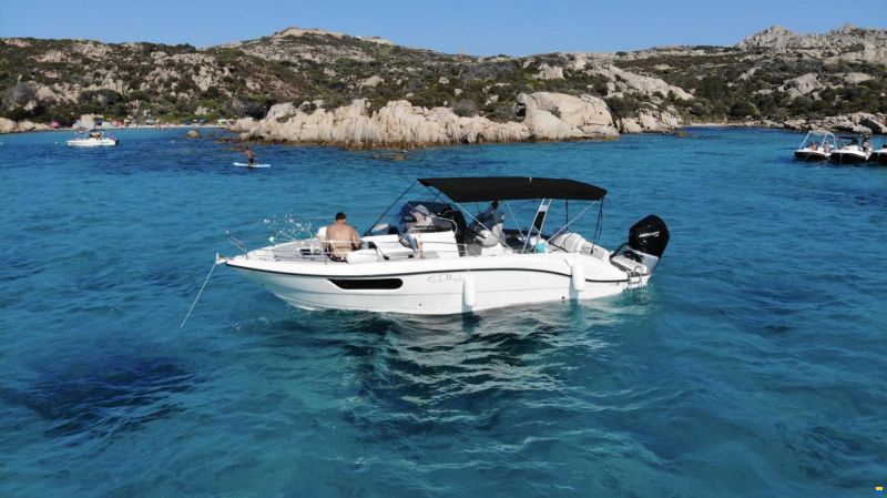 Eolo 830 Day HBS Verado 300