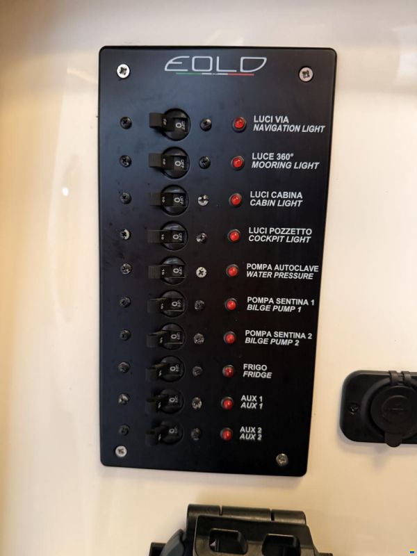 Eolo 830 Day HBS Verado 300