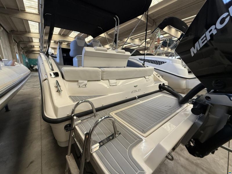 Eolo 830 Day HBS Verado 300