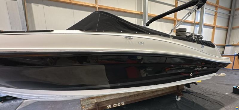 Bayliner VR 5 BOWRIDER - 4,5 V6 200 PS