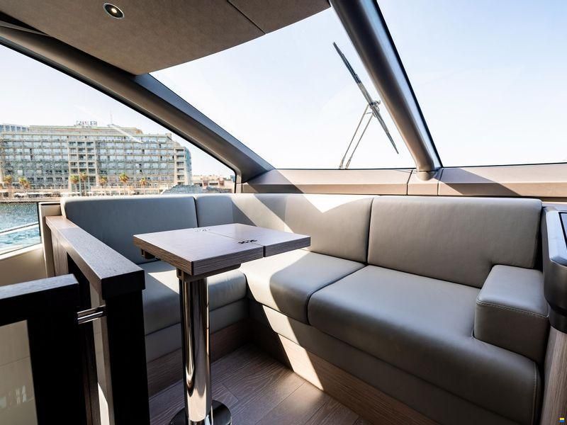 Sunseeker 76 Yacht