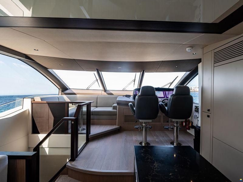Sunseeker 76 Yacht