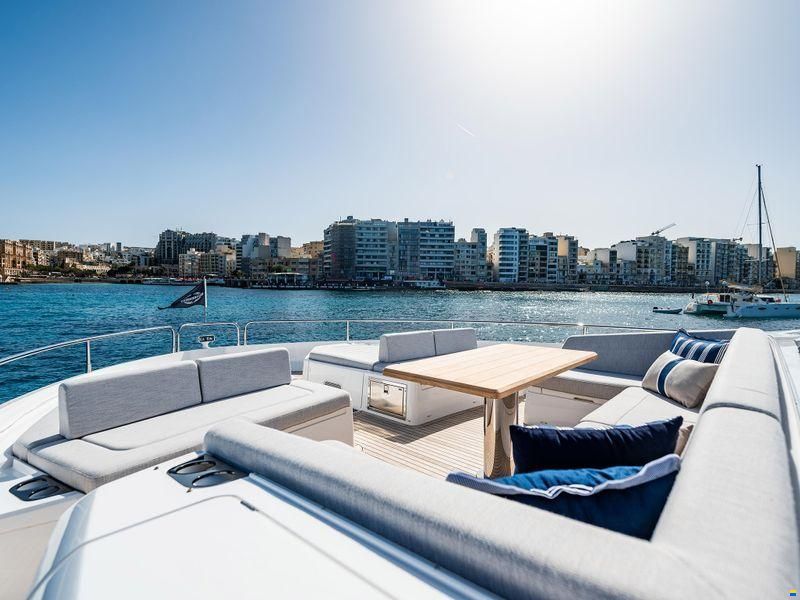 Sunseeker 76 Yacht