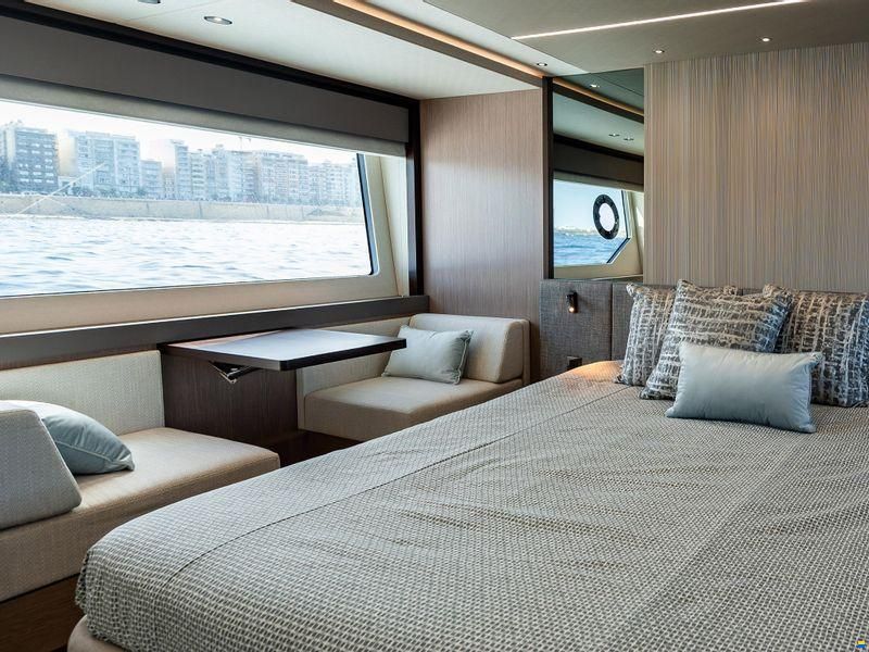 Sunseeker 76 Yacht