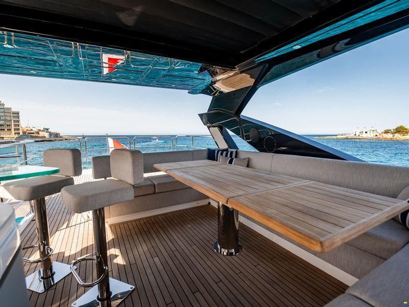 Sunseeker 76 Yacht