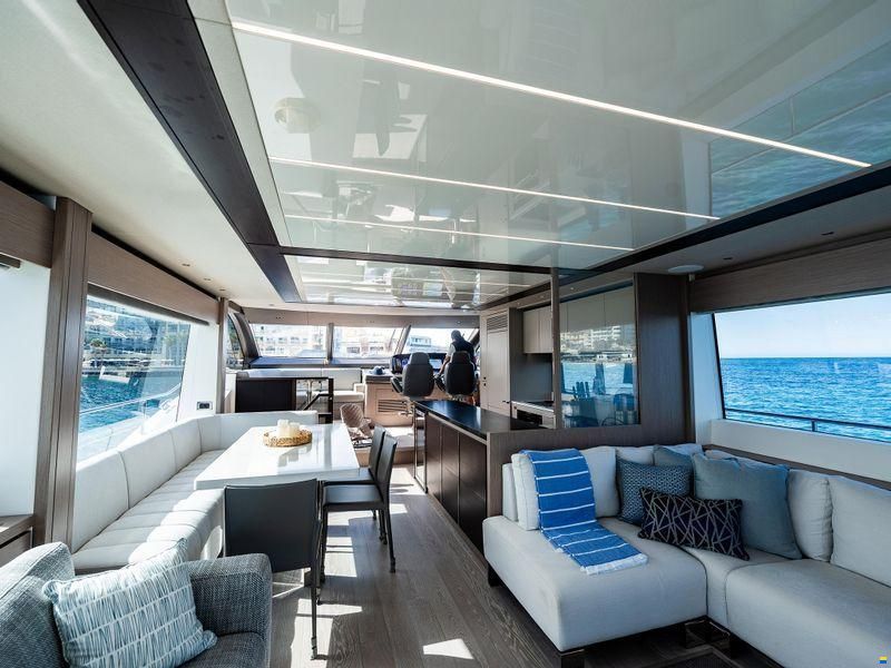 Sunseeker 76 Yacht