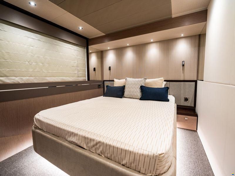 Sunseeker 76 Yacht