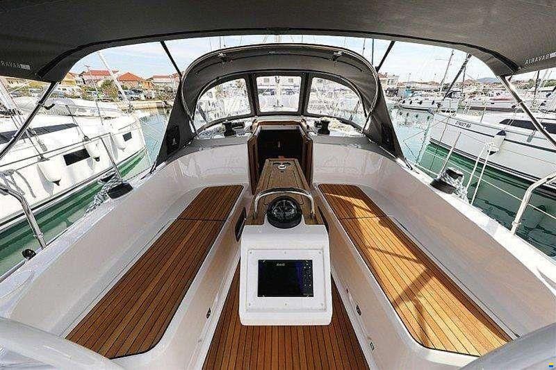 Bavaria 37 CRUISER
