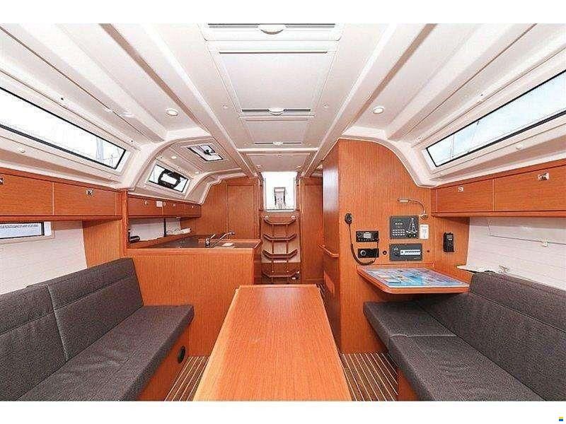 Bavaria 37 CRUISER