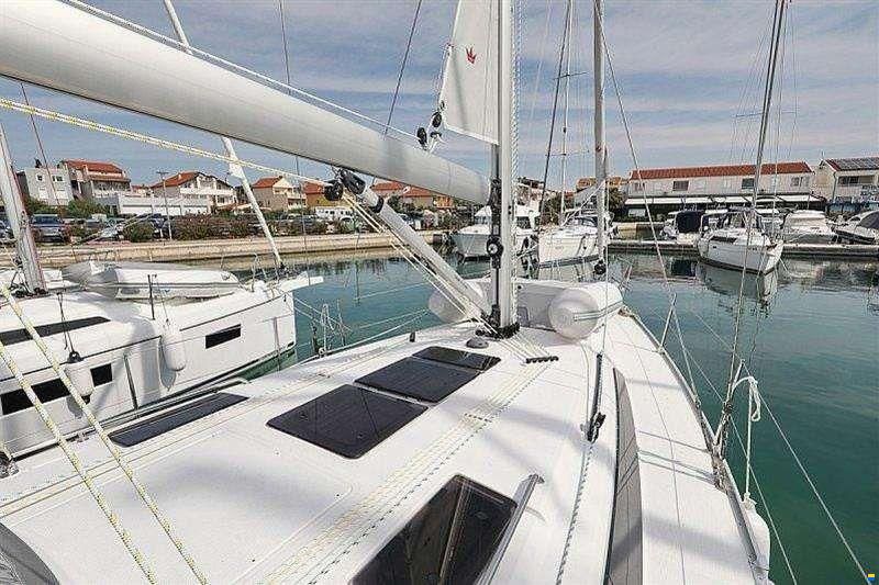 Bavaria 37 CRUISER