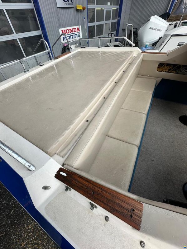 Lambro Marine Mariner V220