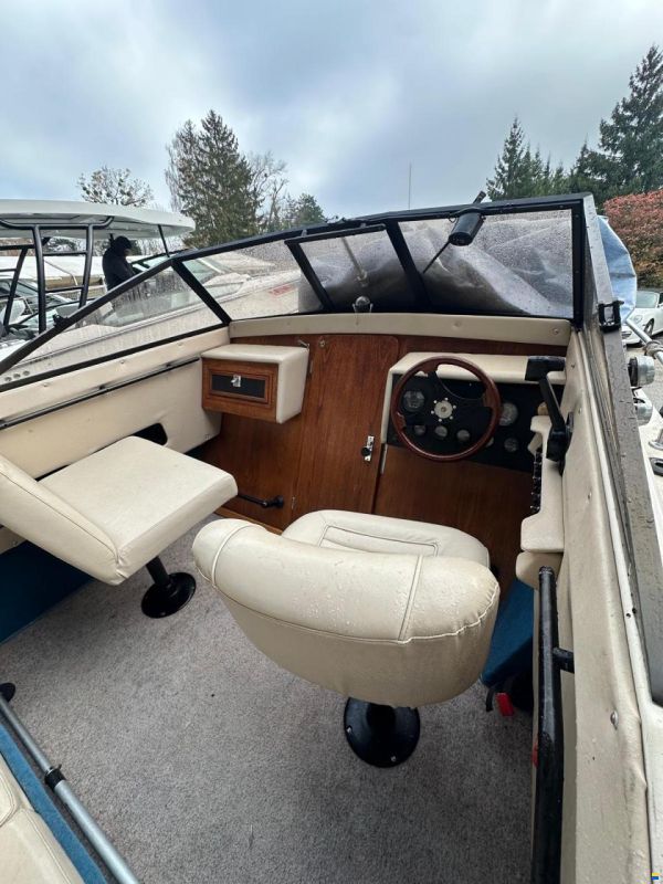 Lambro Marine Mariner V220