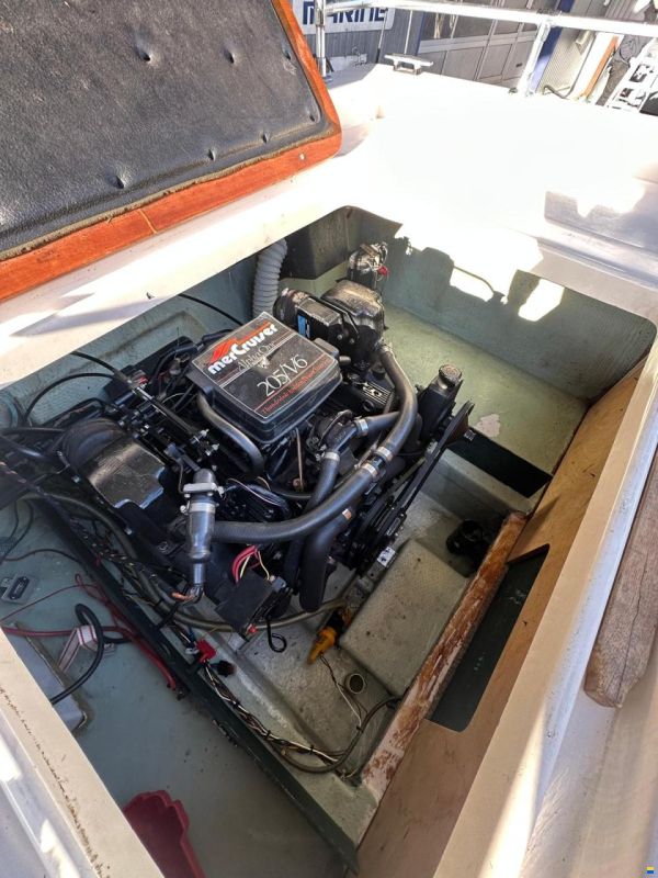 Lambro Marine Mariner V220