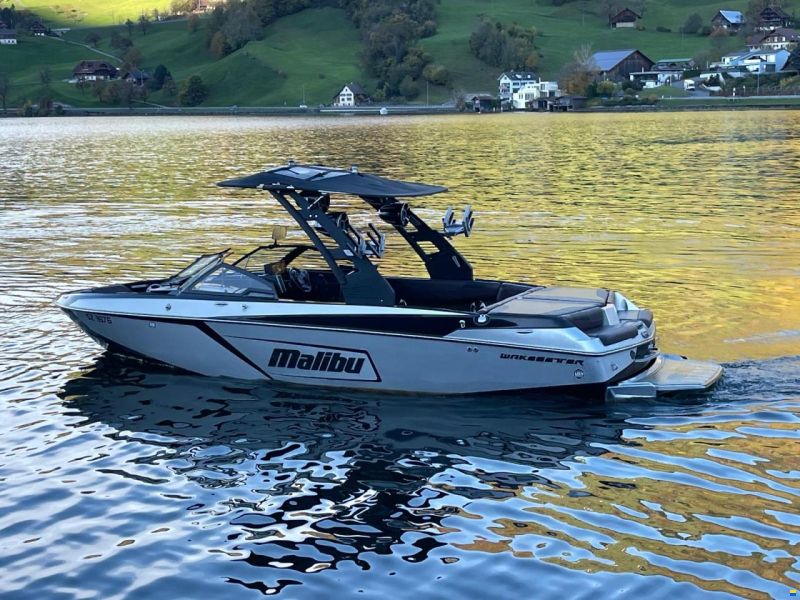 Malibu Wakesetter 23 LSV