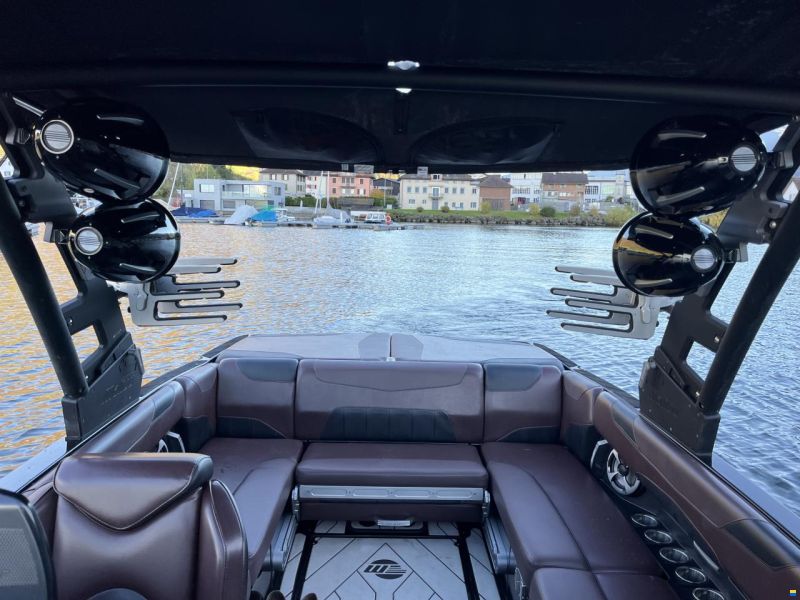 Malibu Wakesetter 23 LSV