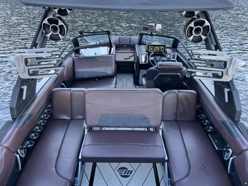 Malibu Wakesetter 23 LSV