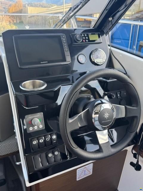 Jeanneau Merry Fisher 695 Series 2