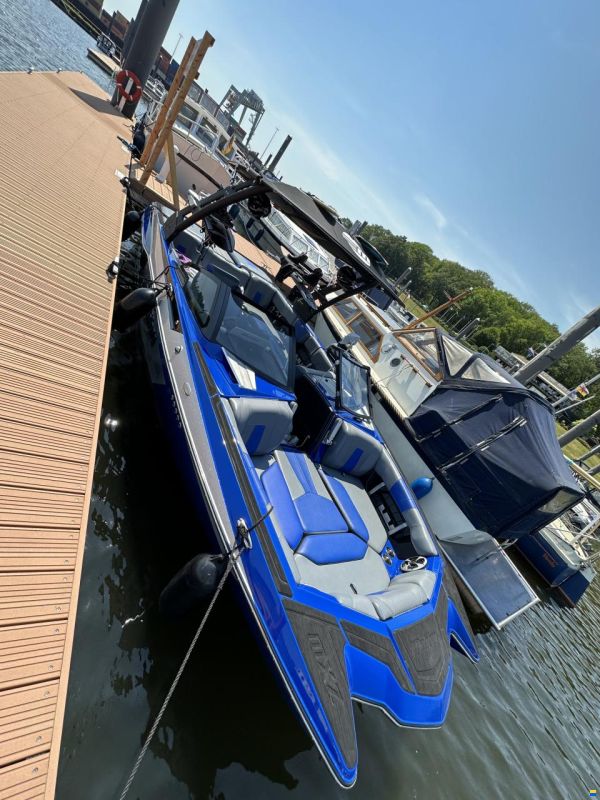 Malibu Wakesetter 23 MXZ
