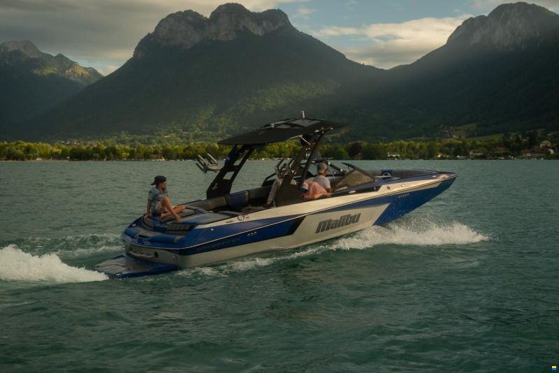 Malibu Wakesetter 23 MXZ