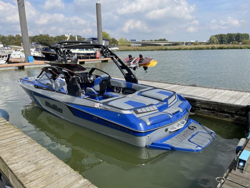 Malibu Wakesetter 23 MXZ
