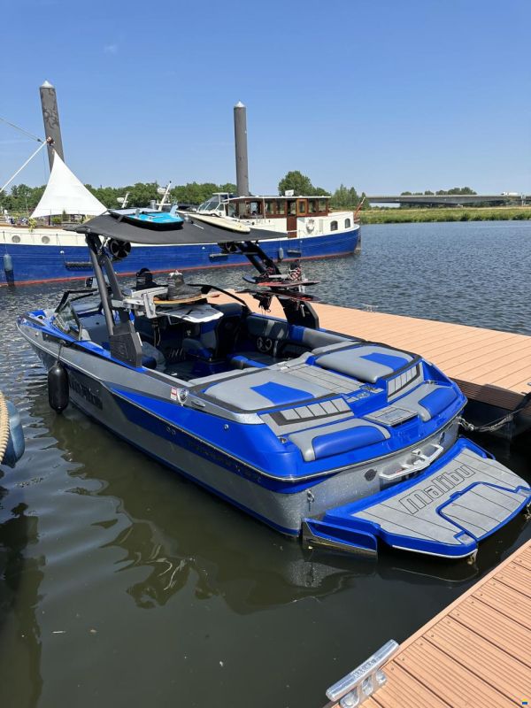 Malibu Wakesetter 23 MXZ