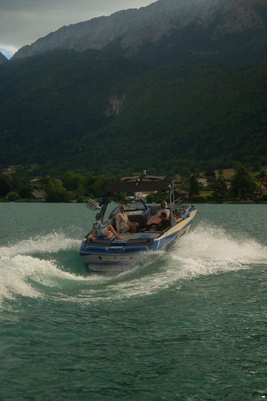 Malibu Wakesetter 23 MXZ
