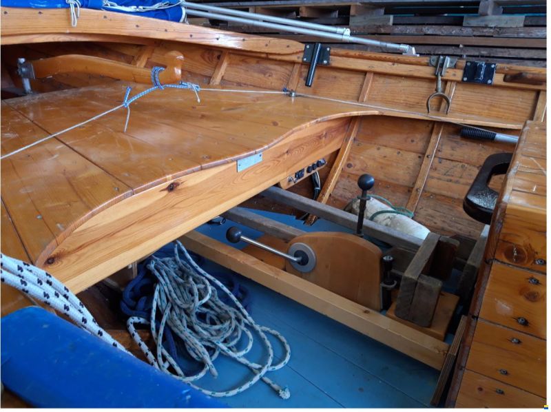 Marin Form Holz-Motorboot