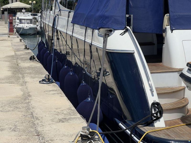 Princess 21M