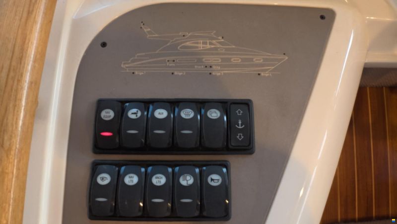 Sealine F42/5