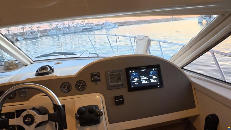 Sealine F42/5