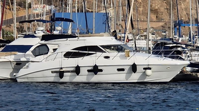 Sealine F42/5
