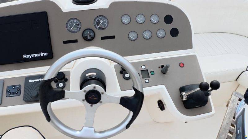 Sealine F42/5