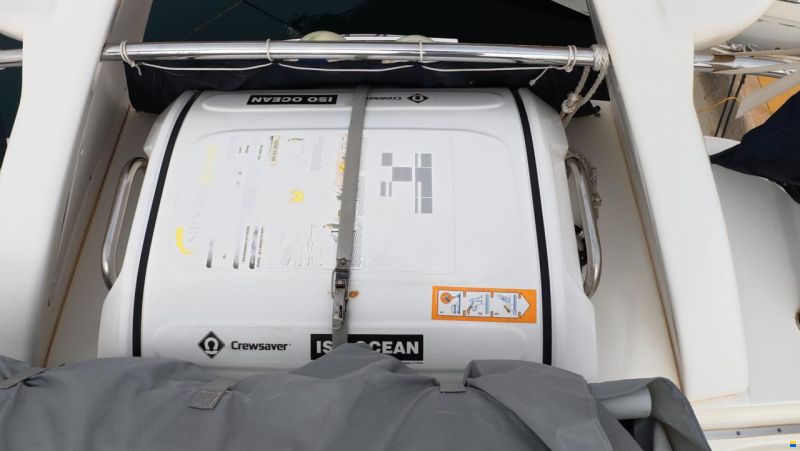 Sealine F42/5