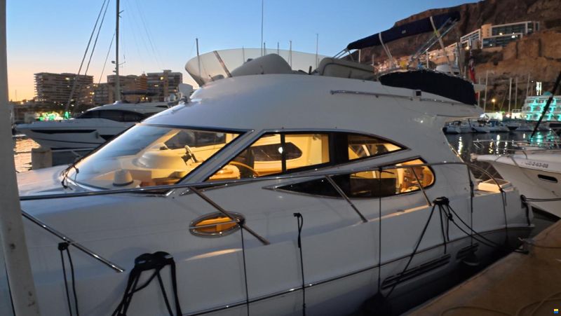 Sealine F42/5