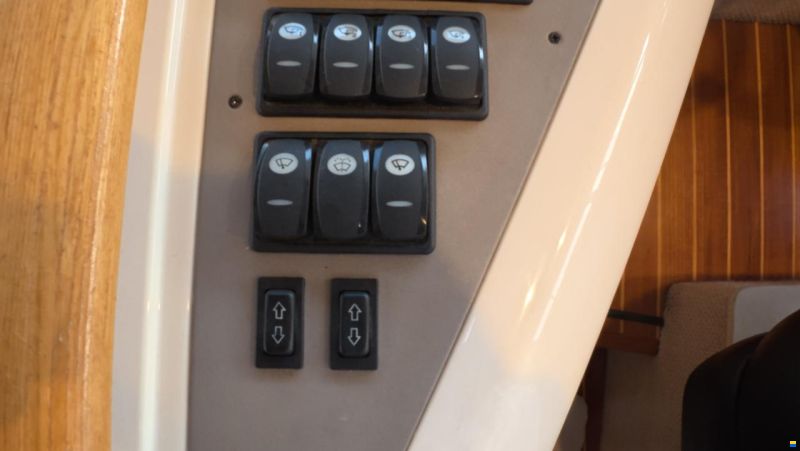 Sealine F42/5