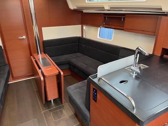 Hanse 388